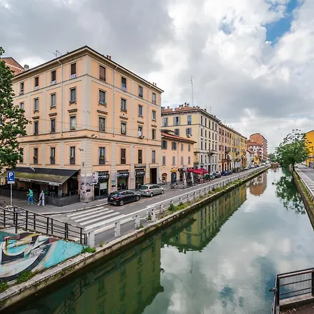 Vivimihome - Navigli With Garage * Milaan